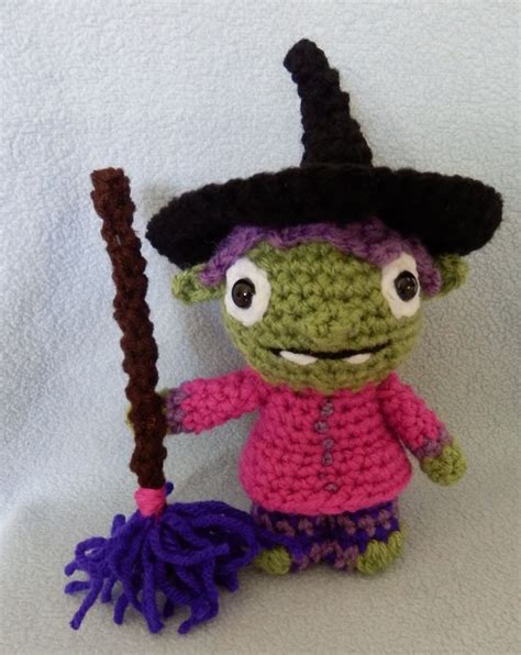 Bringing the mysticism of crochet to life: Handcrafted witch figurines
